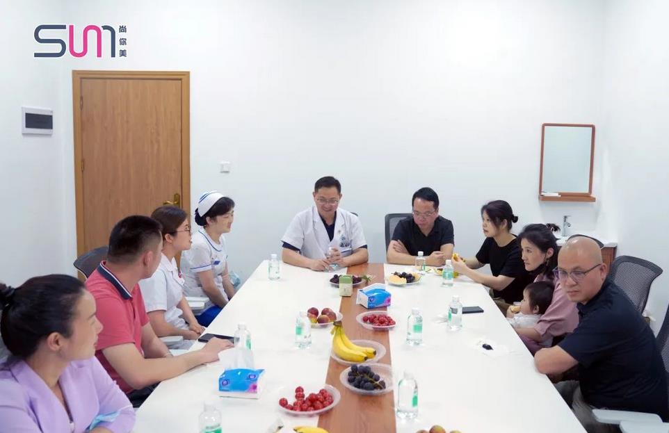 大健康發(fā)展需要先進(jìn)技術(shù)支持，技術(shù)需要?jiǎng)?chuàng)新與創(chuàng)造